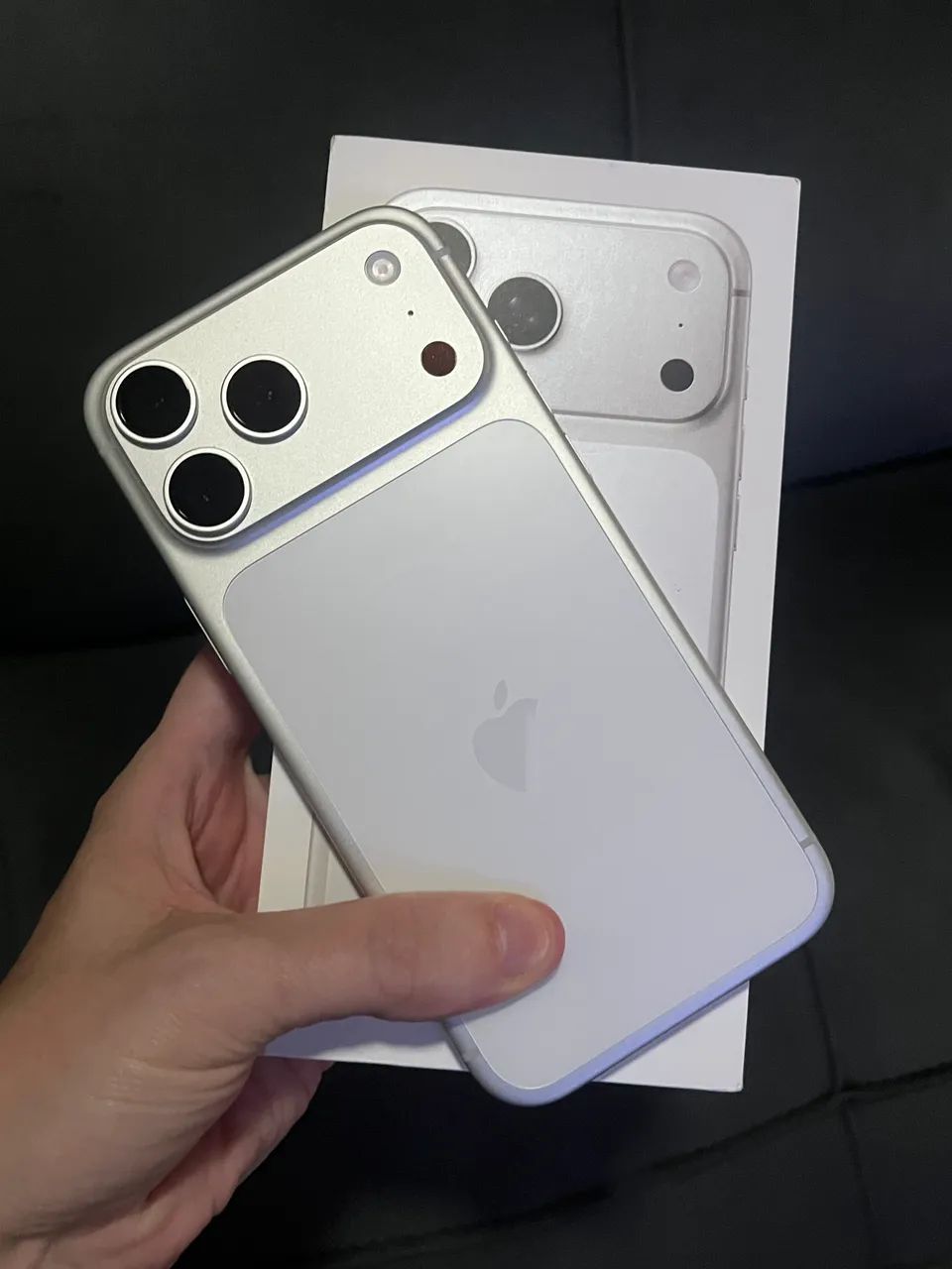 iPhone 17 pro Max silver ativado essa semana 