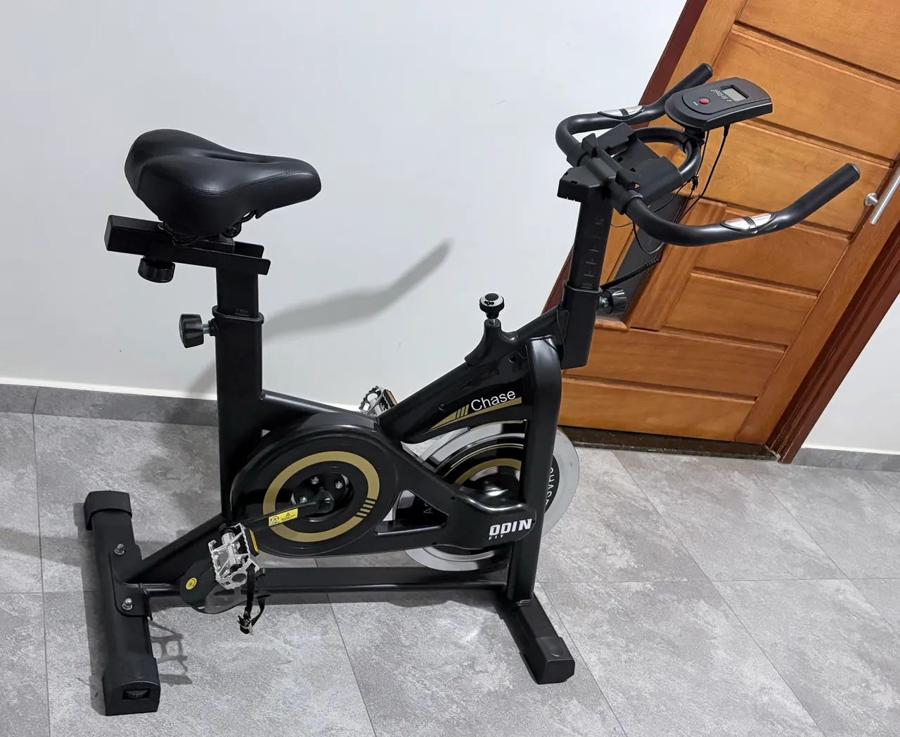 Bicicleta Ergométrica Odin Chase Preta - Foto 4