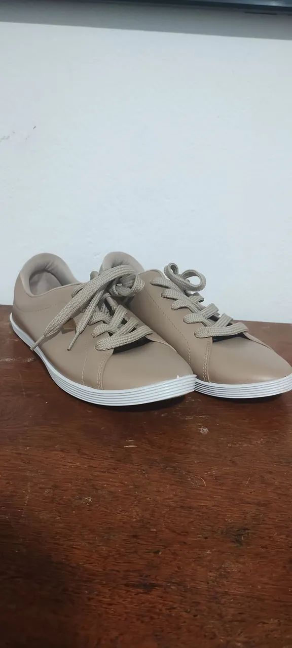 Tênis bege feminino - N° 38