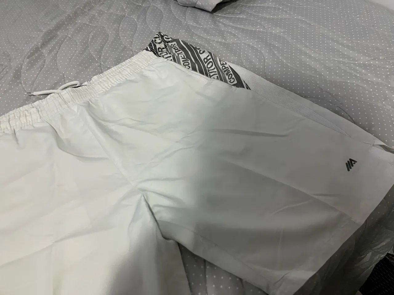 Short Esportivo Tactel Branco com Lateral Estampada Competitor - Foto 3