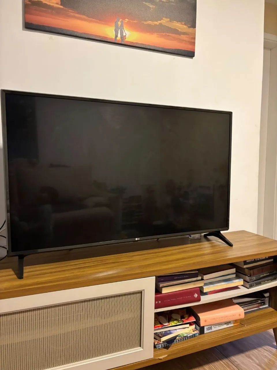 Smart tv LG 49 polegadas em perfeito estado com controle e pezinho .