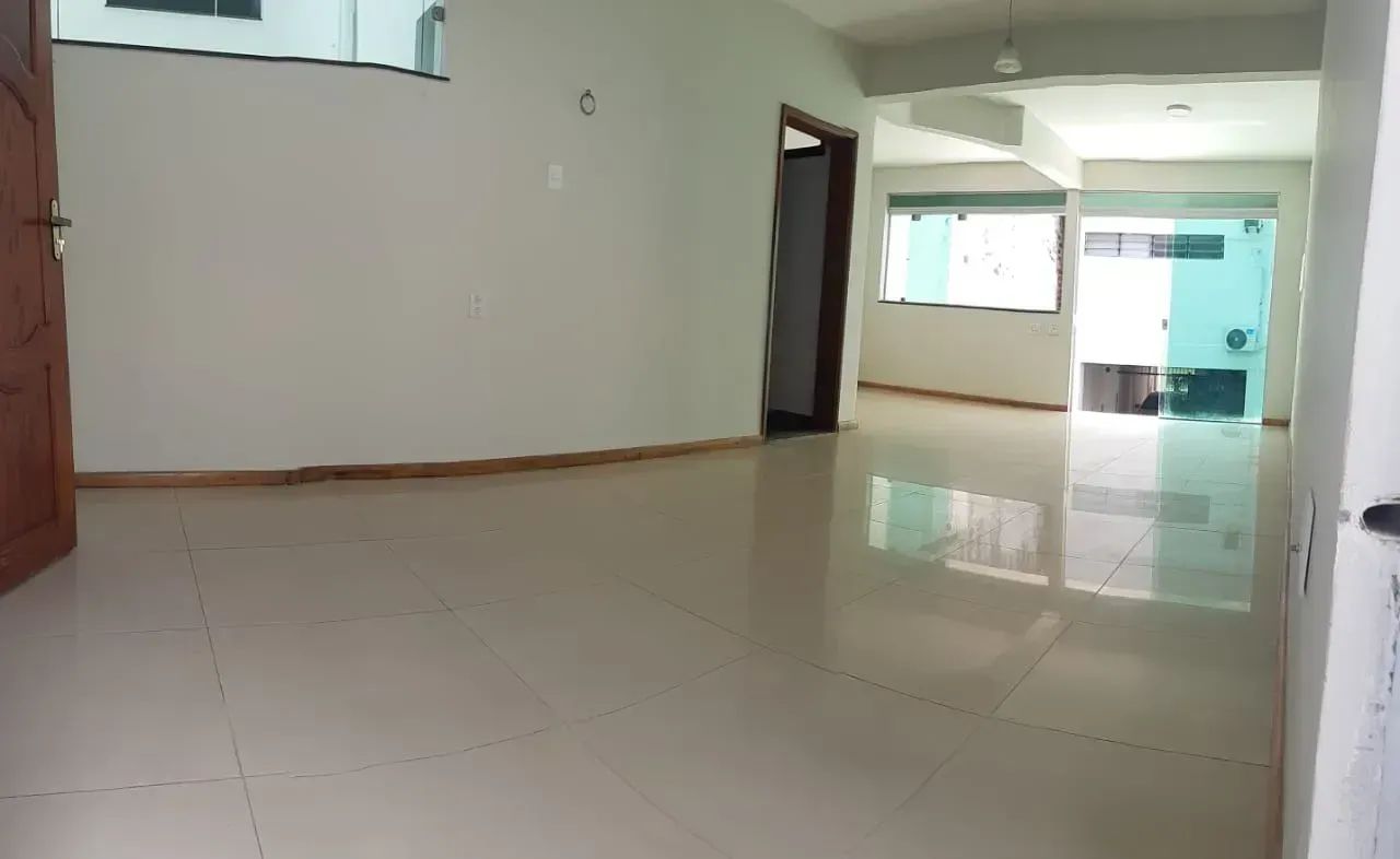 VENDO ou ALUGO EXCELENTE CASA 3 PAV - Foto 3