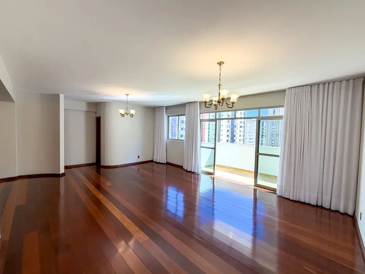 Apartamento com 4 suítes no Setor Oeste - Goiânia - GO - Foto 3
