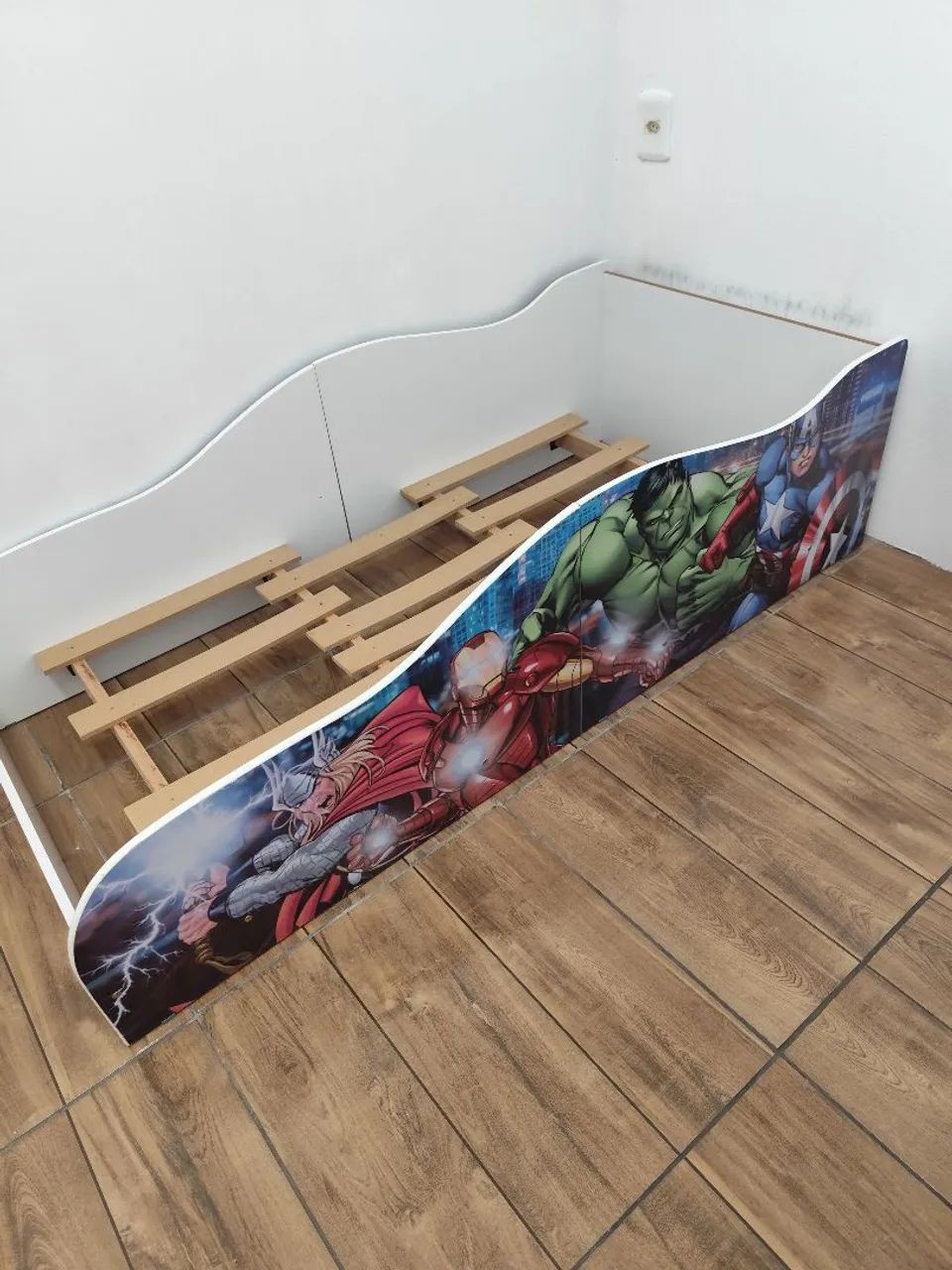 Vendo cama infantil heróis com colchão  - Foto 3
