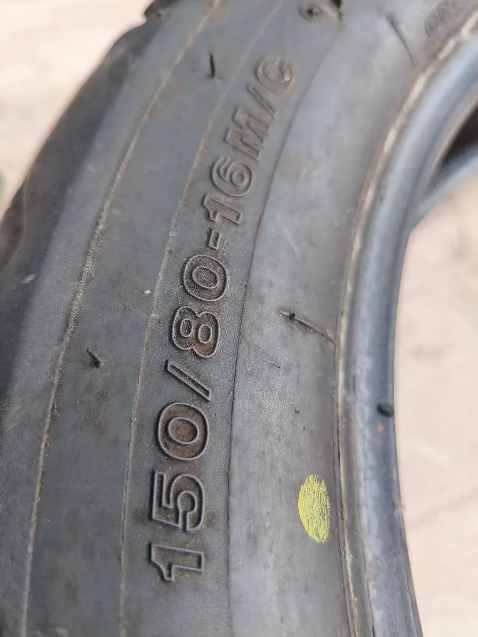  Pneu Bridgestone 150/80/16 80% de Borracha sem Cortes sem<br>150/80/16 <br>150/80/16 <br>150/80/16 - Foto 4