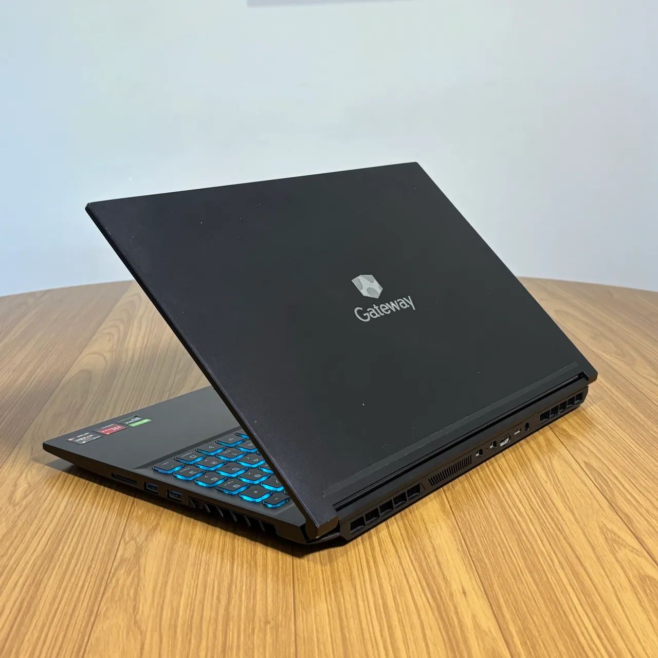 Notebook Gamer | GTX 1650 4GB - Ryzen 5 4600H - 16GB - 256GB - 15.6 - 120Hz - Full HD IPS  - Foto 4