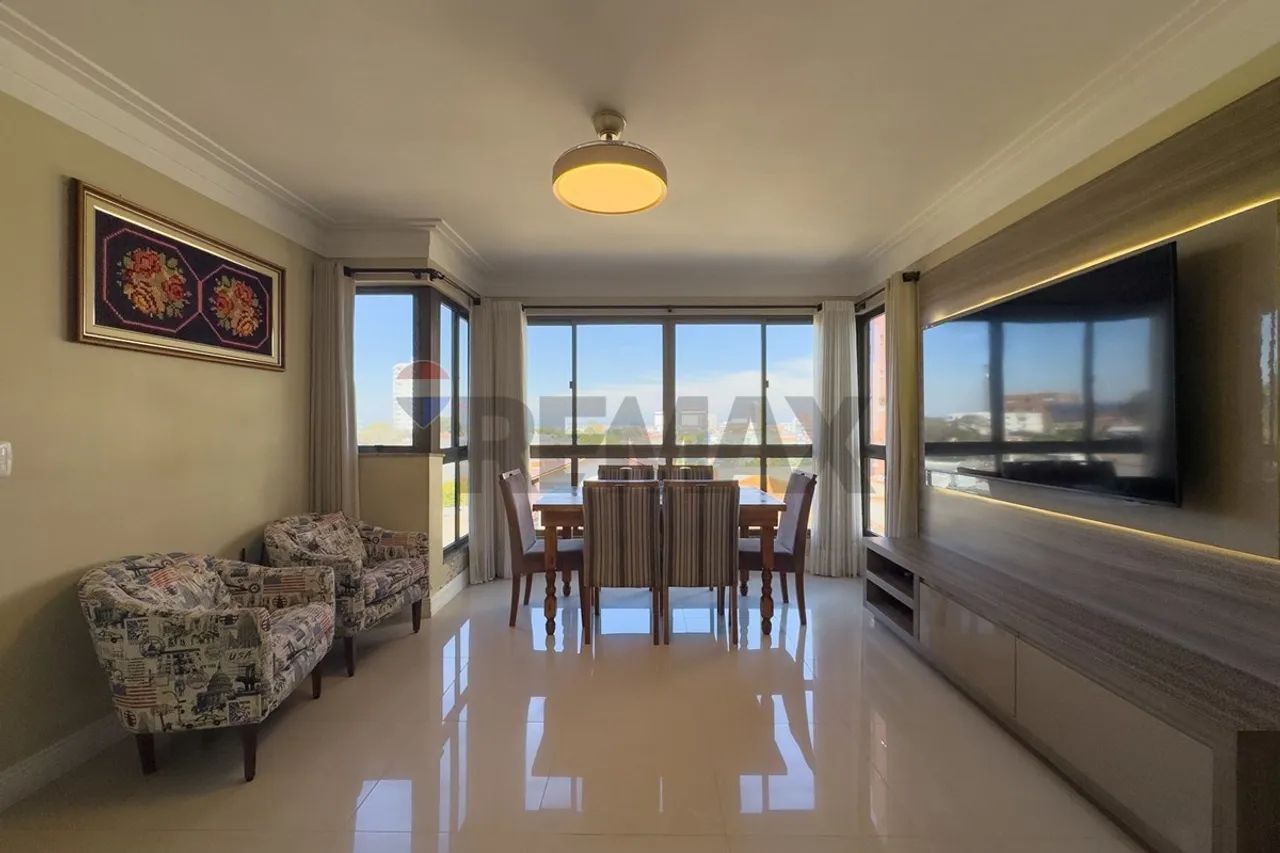 Apartamento de 2 dormitórios com suíte e box duplo de garagem - Foto 2