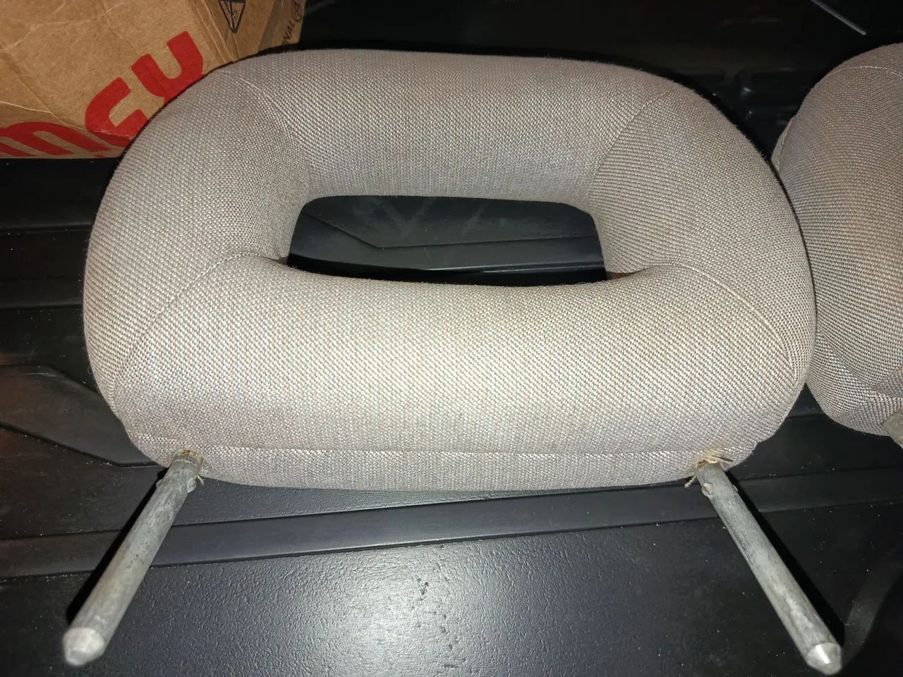 Encosto de cabeça vazado vw - Foto 2