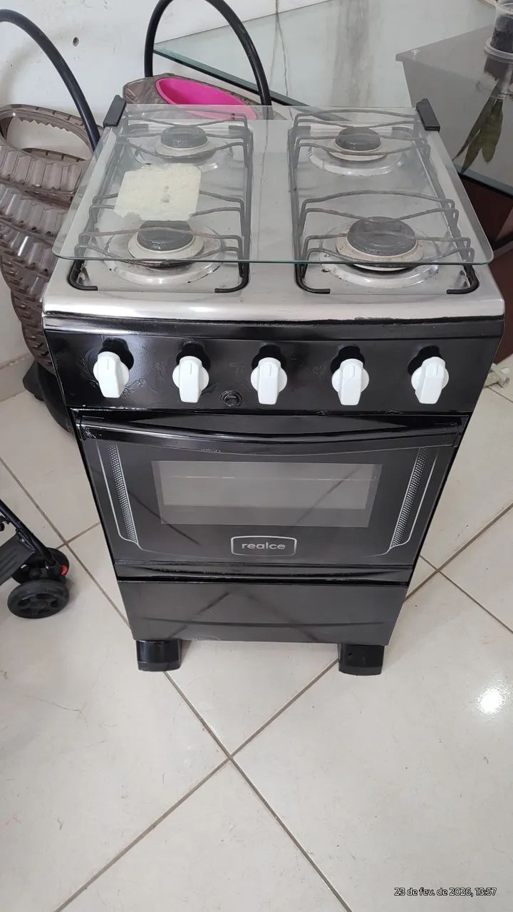 Vendo fogão realce 4 bocas funciona perfeitamente leia a descrição do anúncio. 