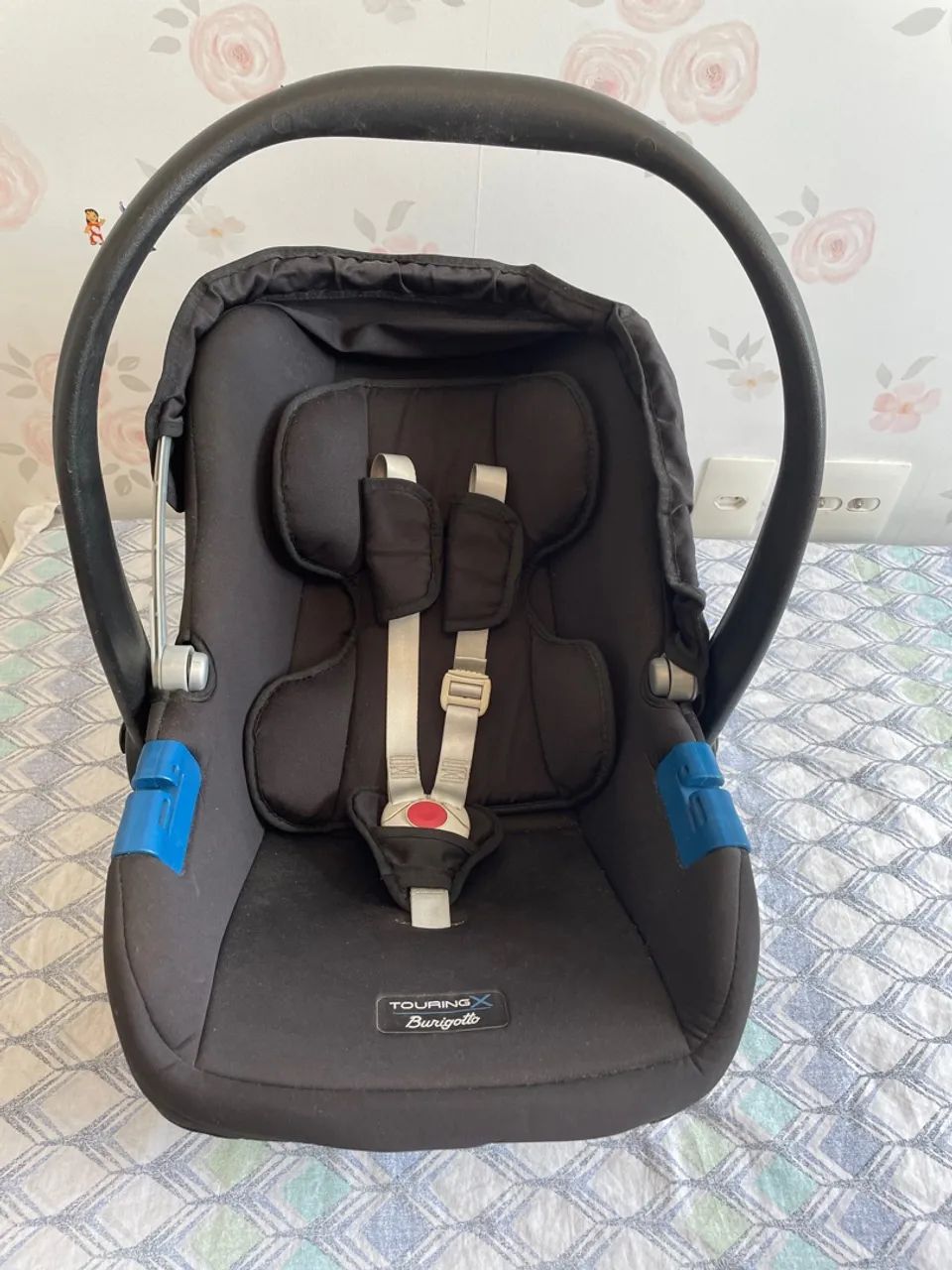 Carrinho de bebê com bebê conforto  - Foto 2