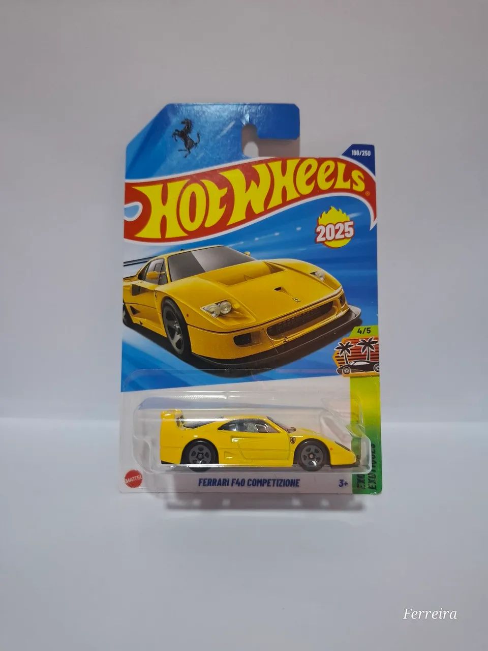Kit 3 Hot wheels Ferrari F40 amarela, 365 amarela e SF90 Cinza