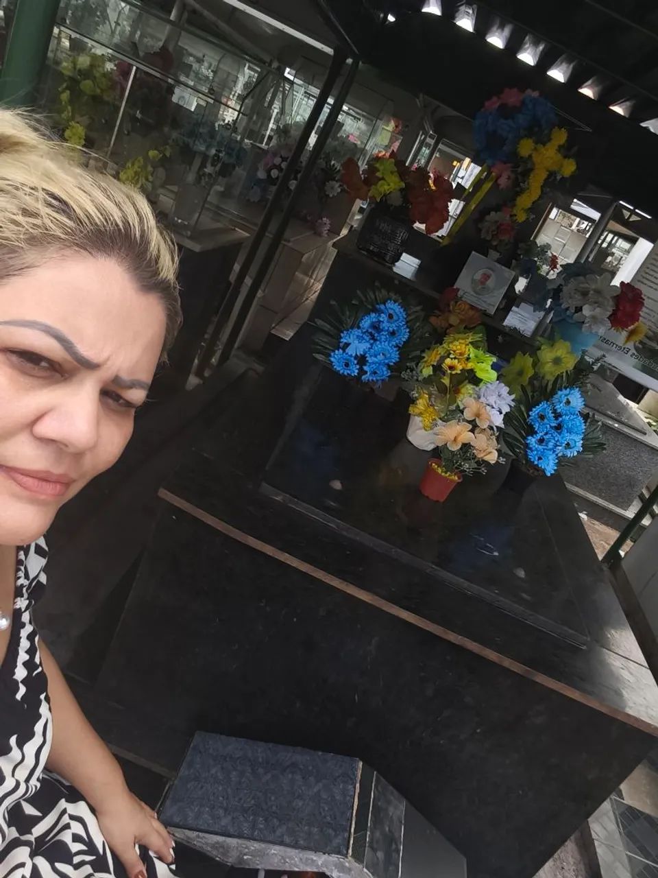 Vendo bota preta usei uma vez de couro  - Foto 3