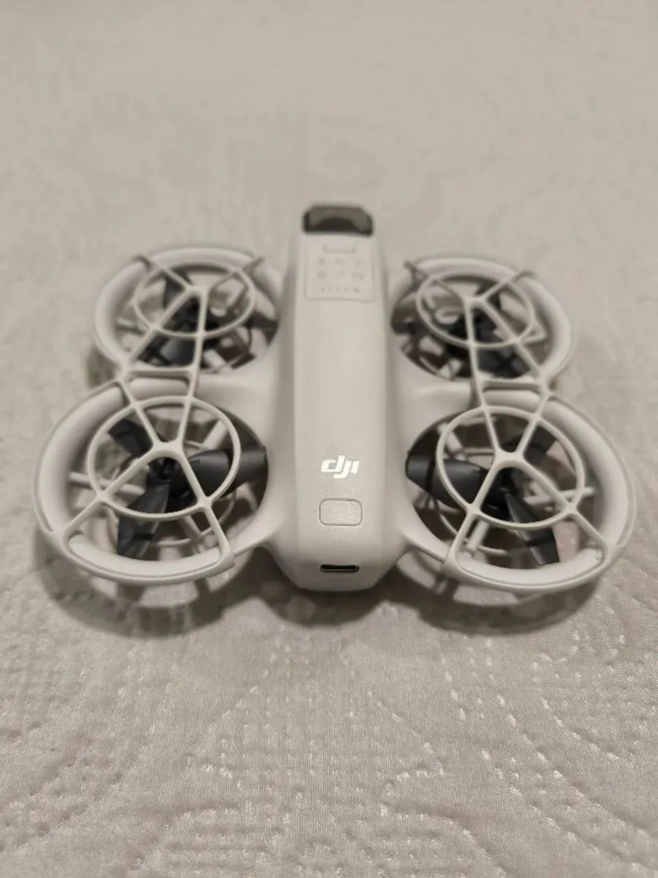 Drone DJI Neo 1 com rádio controle  - Foto 2