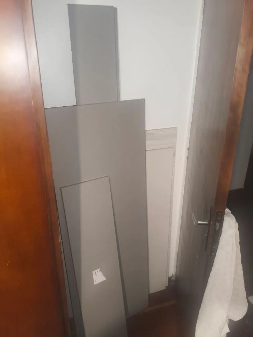Tampo de mesa e prateleiras em Marcebaria - Foto 2
