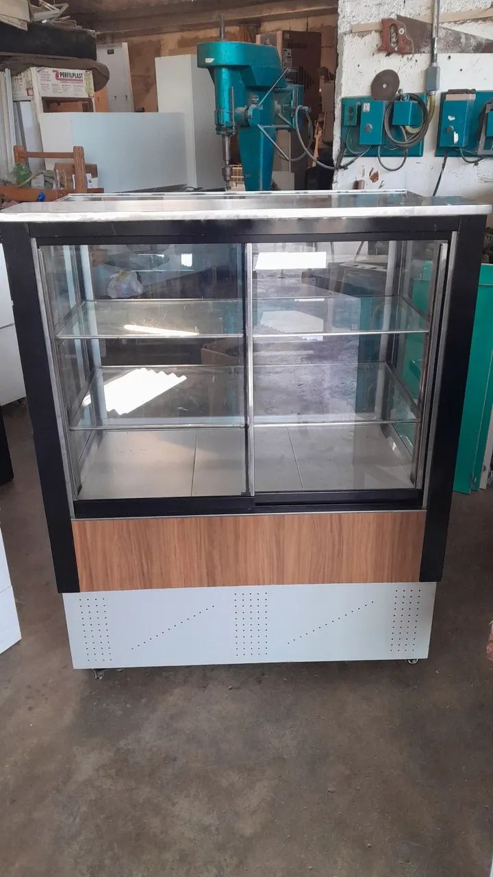 Balcão  vitrine novo pra vender logo - Foto 2