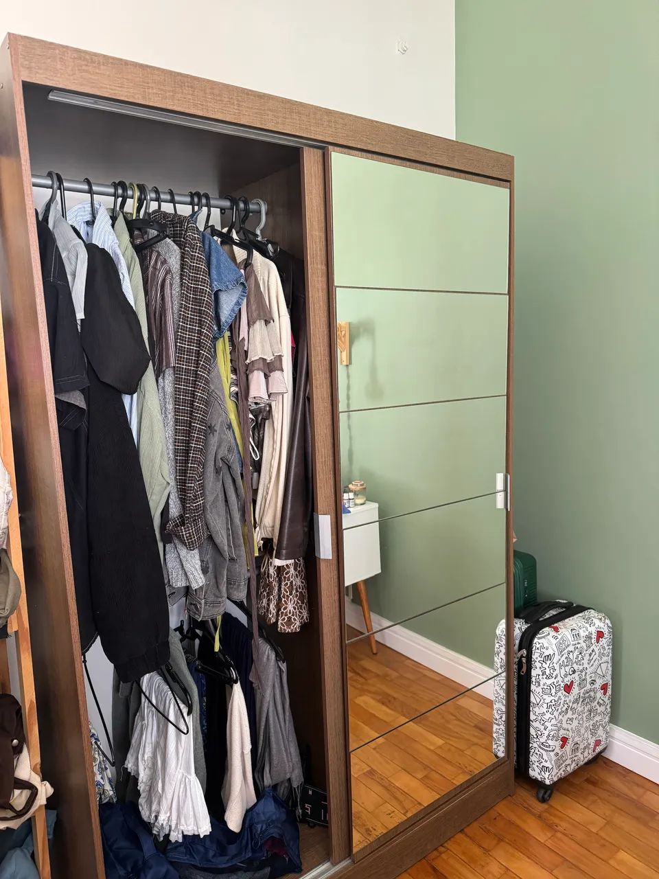 Guarda-roupa de solteiro com 2 portas de correr + espelho  - Foto 3