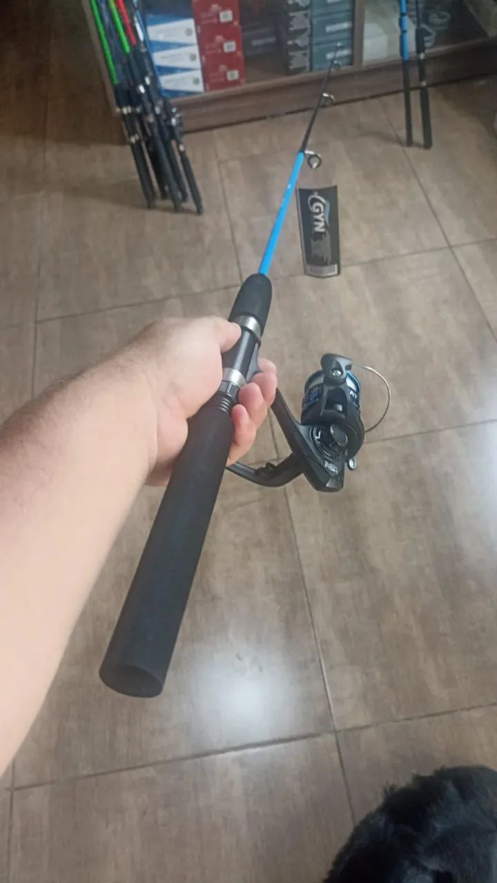 Kit de pesca Vara + Molinete + Linha (até 5kg)