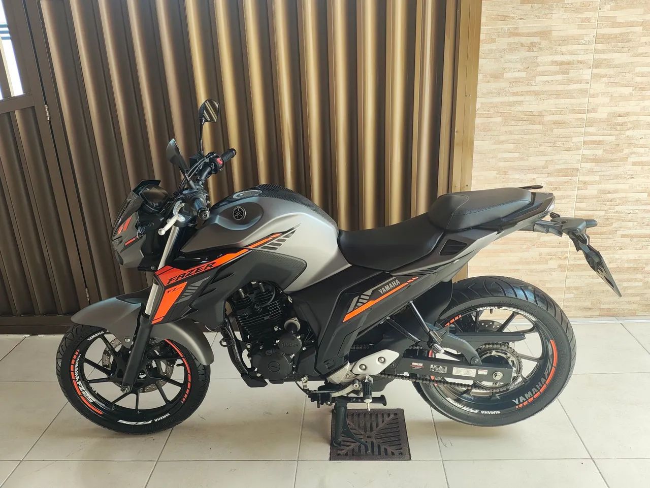 Vendo FZ25 ano 2025. - Foto 2