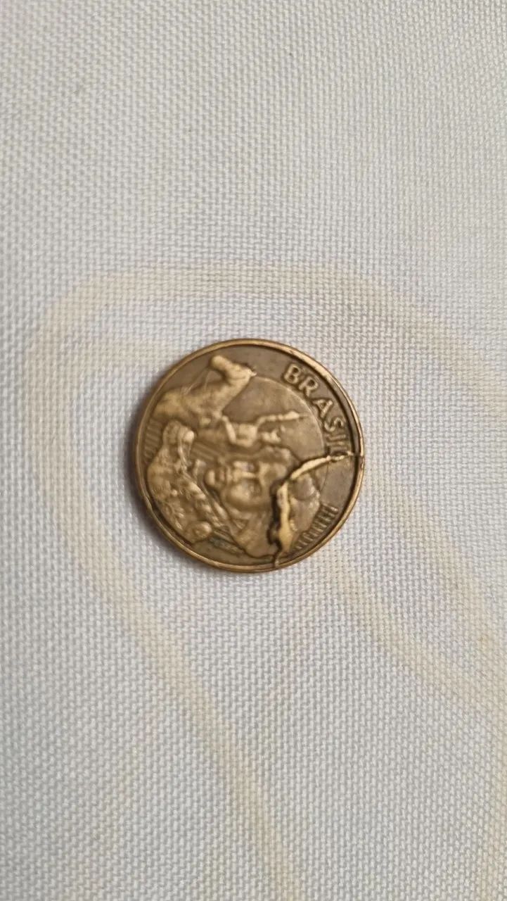 Moedas antigas com defeito.  - Foto 3