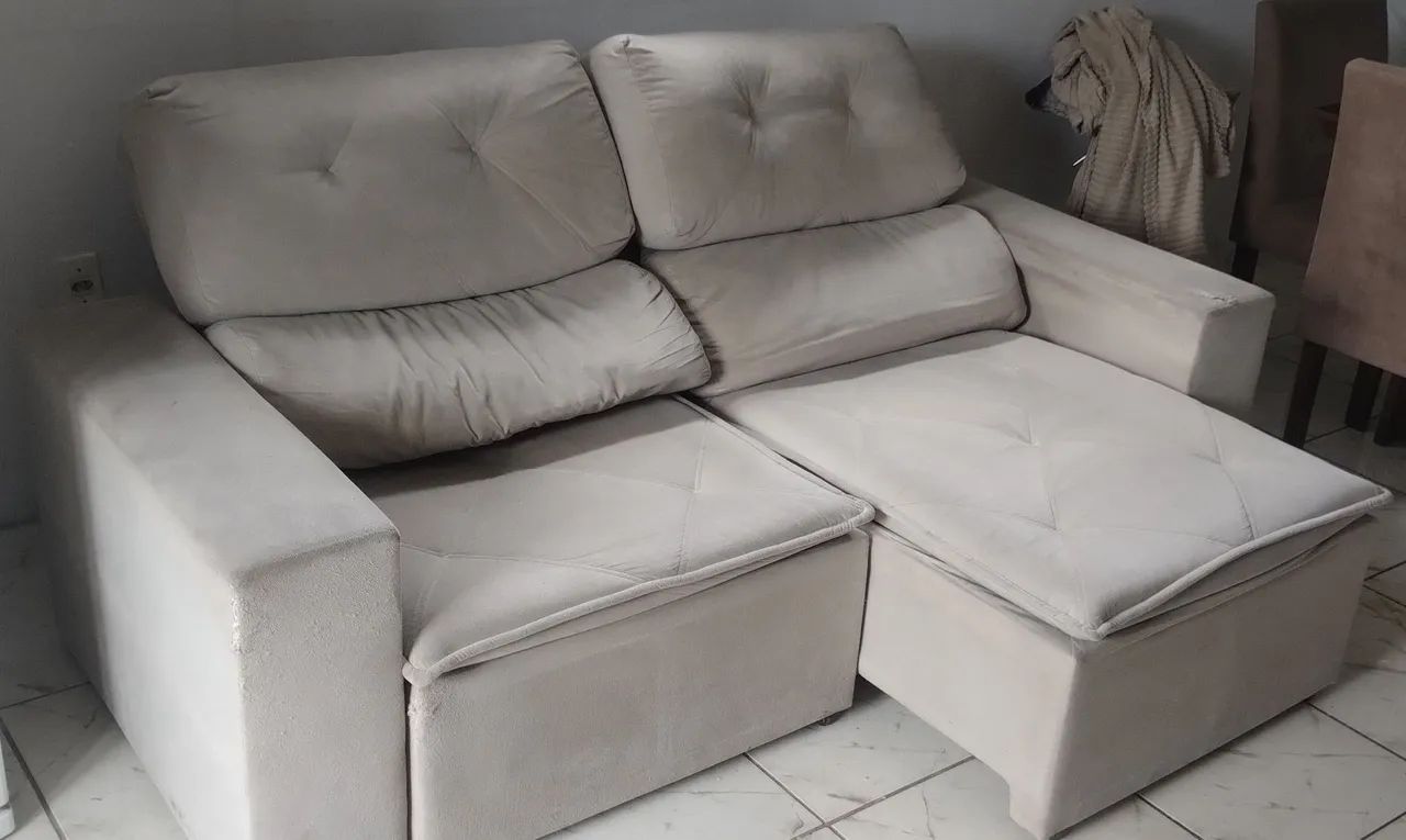 Sofá retrátil três lugares  - Foto 4