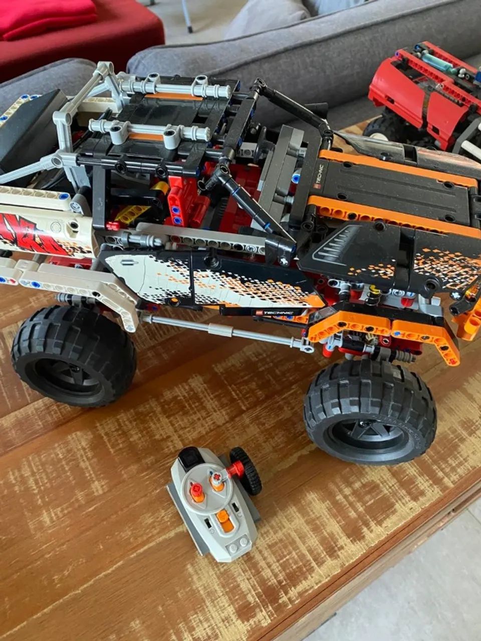 Lego Technic 4x4 Crawler 9398 - 1327 Pcs - Usado - Excelente - com bateria de litio