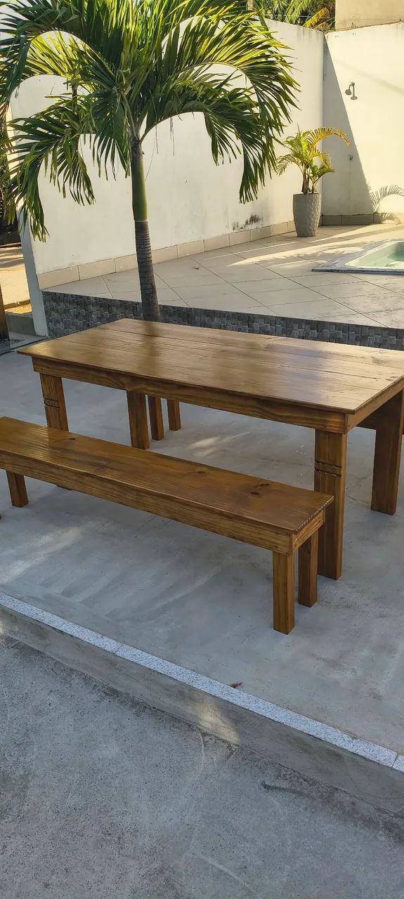 Vendo mesa+bancos de madeira maciça NOVA - Foto 4
