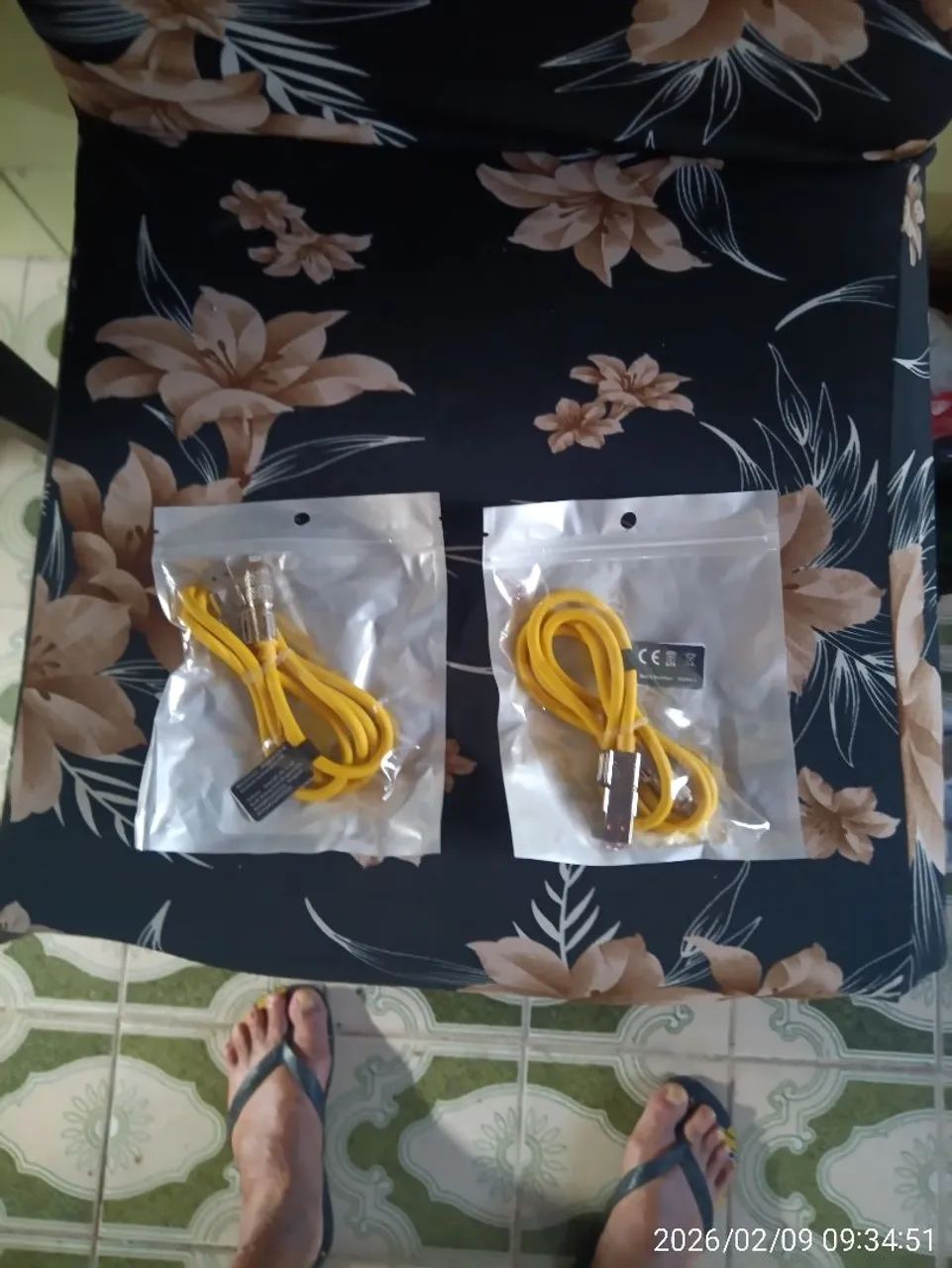 2 cabos 4 em um, 80,00 cada