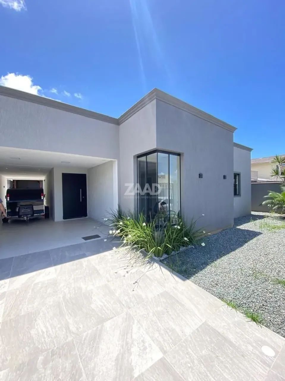 CASA ALTO PADRÃO COM PISCINA