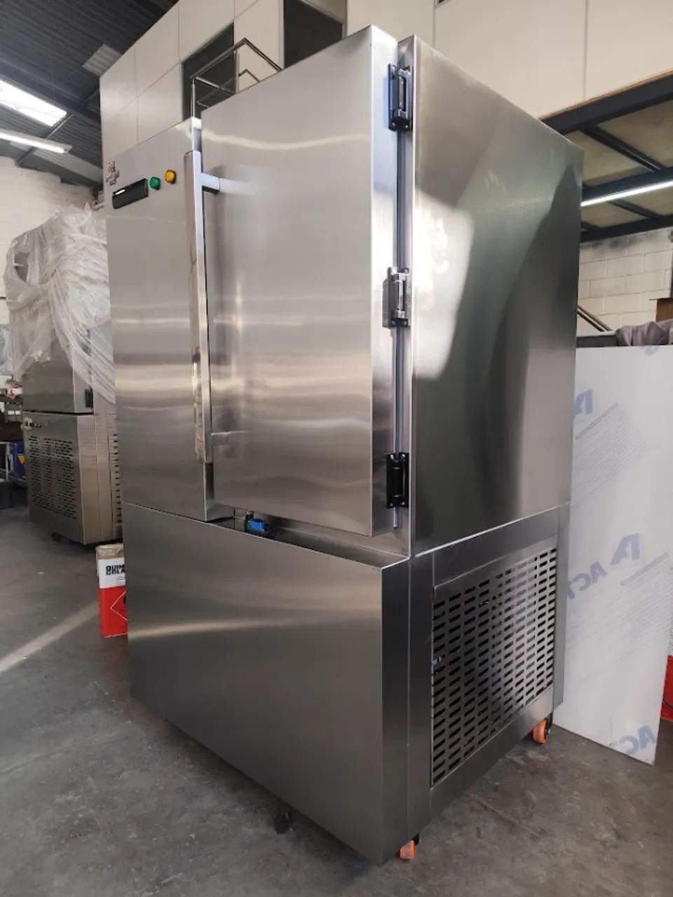 Mini Câmara Fria 2500L 2 Portas Inox p/ Estoque