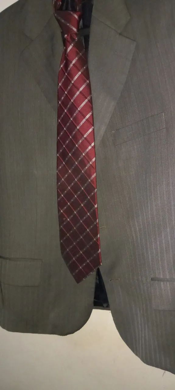 Vendo esse terno tamanho M - Foto 2