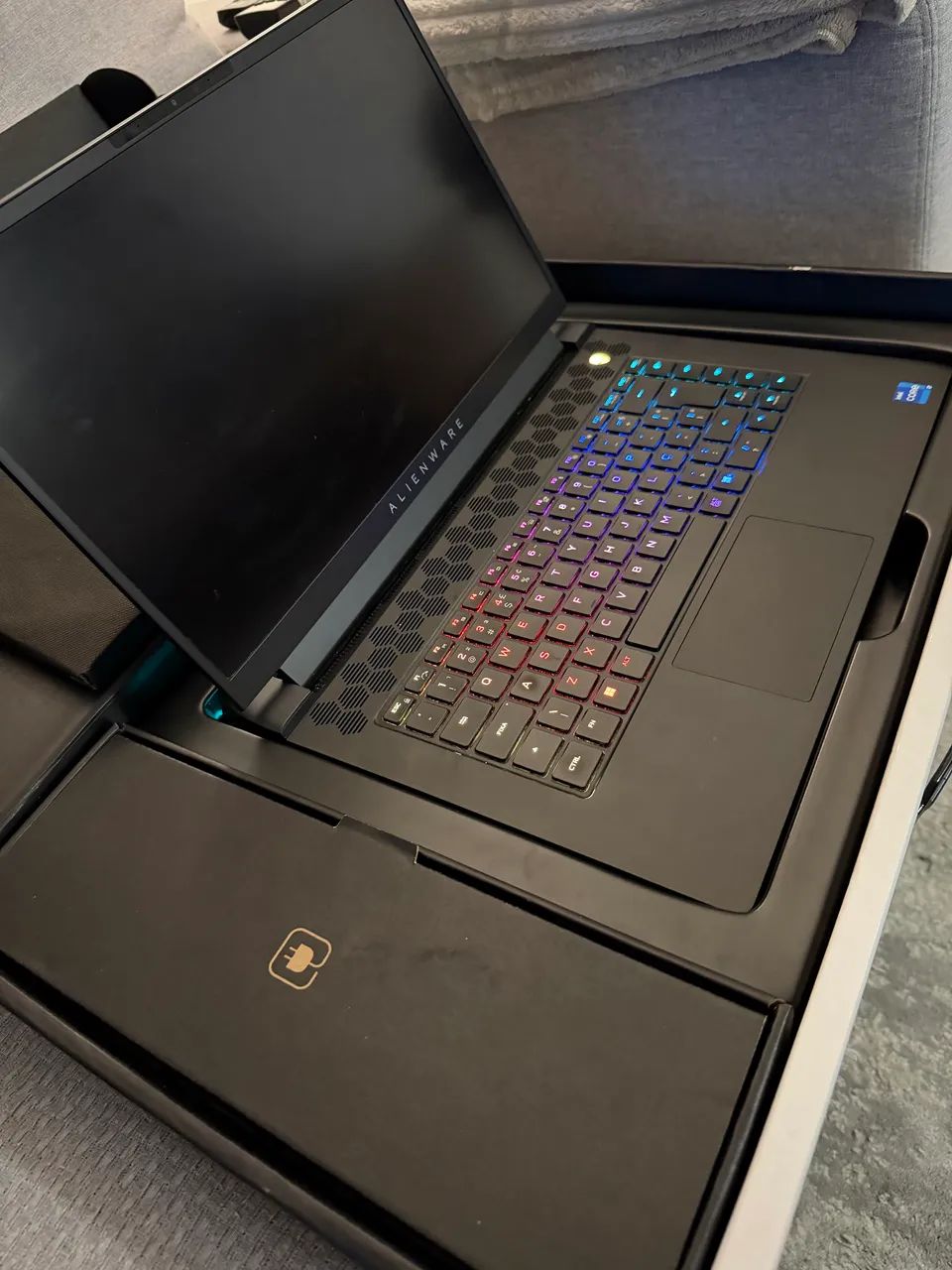 Alienware M15 R7, RTX 3070 TI com I7 12ª geração memória ram DDR5 e 1TB de NVME. - Foto 3