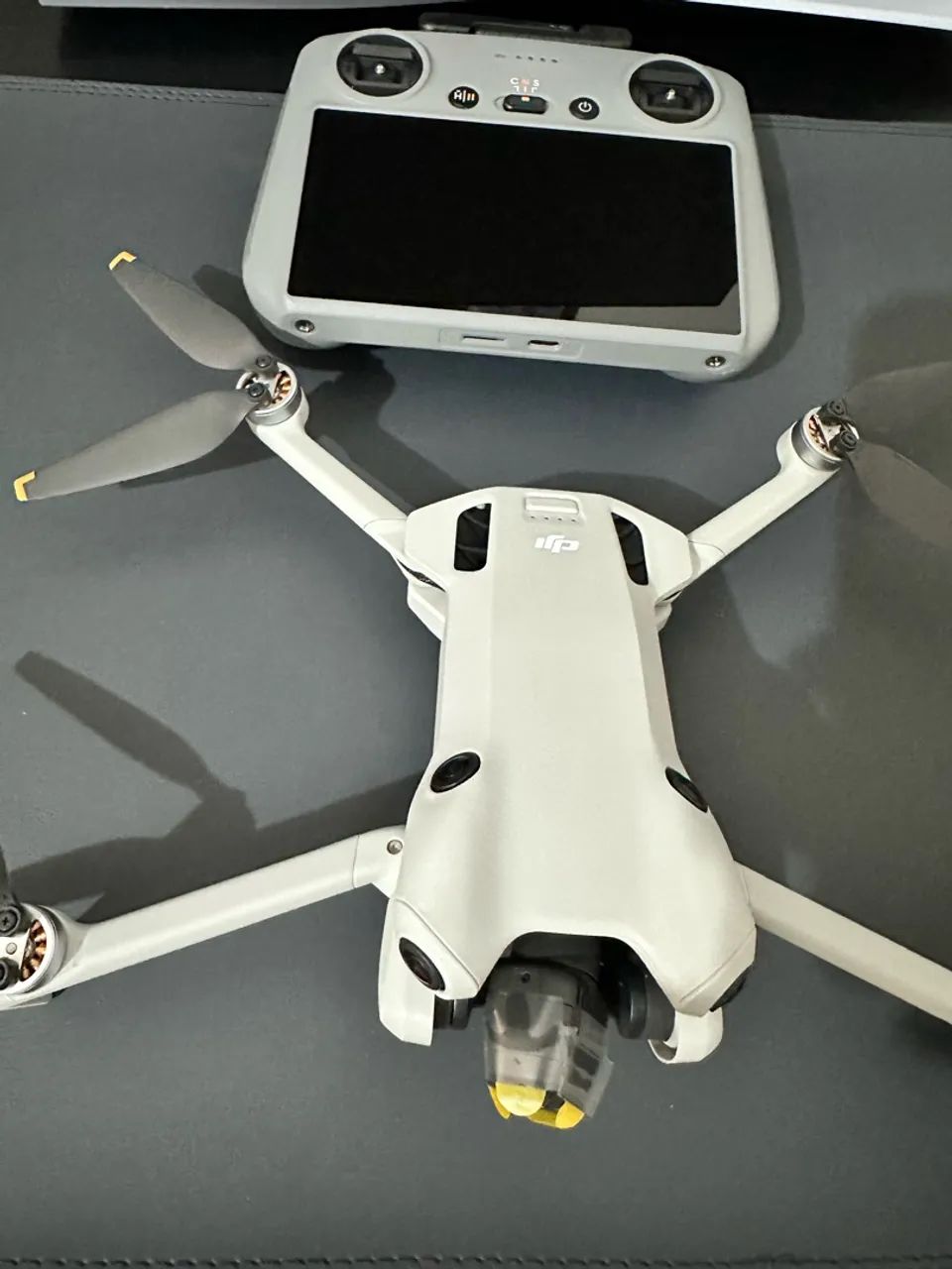 Drone DJI Mini 4 Pro (com tela)