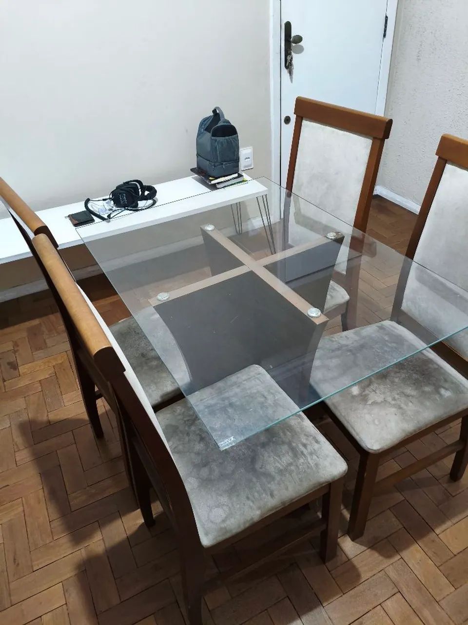 Mesa com 4 cadeiras 