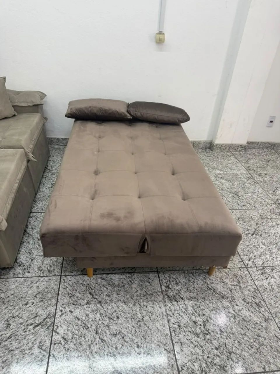 Sofá Cama Casal 1,80m Veludo Durável e Confortável