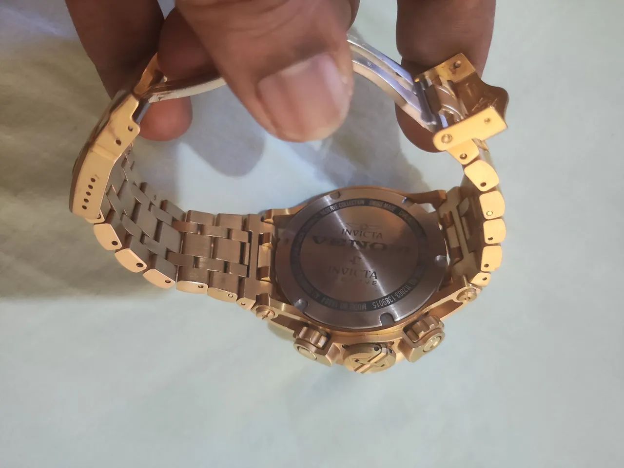 Elegante relógio invicta hibrid original,com certificado de autenticação 