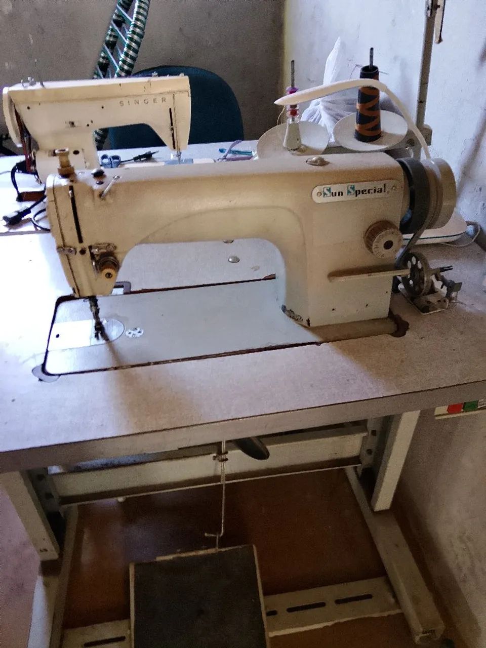 Vendo máquina de costura industrial reta  - Foto 2
