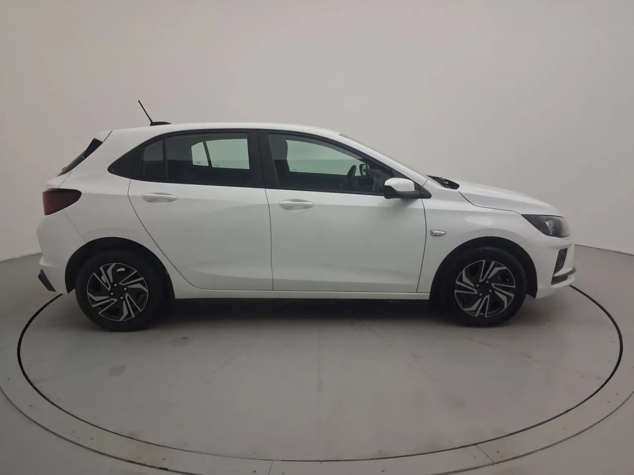 Chevrolet Onix Hatch 1.0 12V Flex Mec. 4P, foto 6 de 18