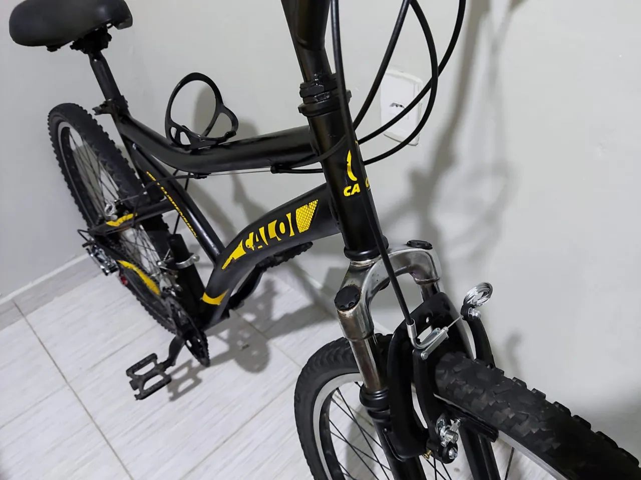 Bicicleta CALOI ARO 26 21v  - Foto 3
