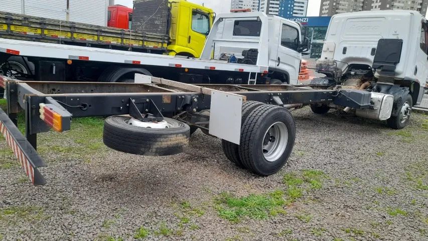 Accelo 815 - Foto 3