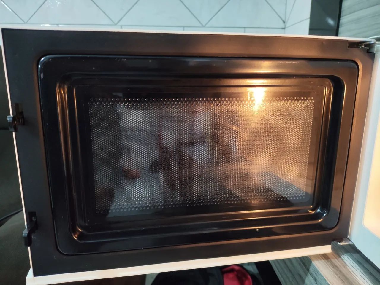 Microondas Philco Espelhado,20 lts, entrego e dou garantia  - Foto 5