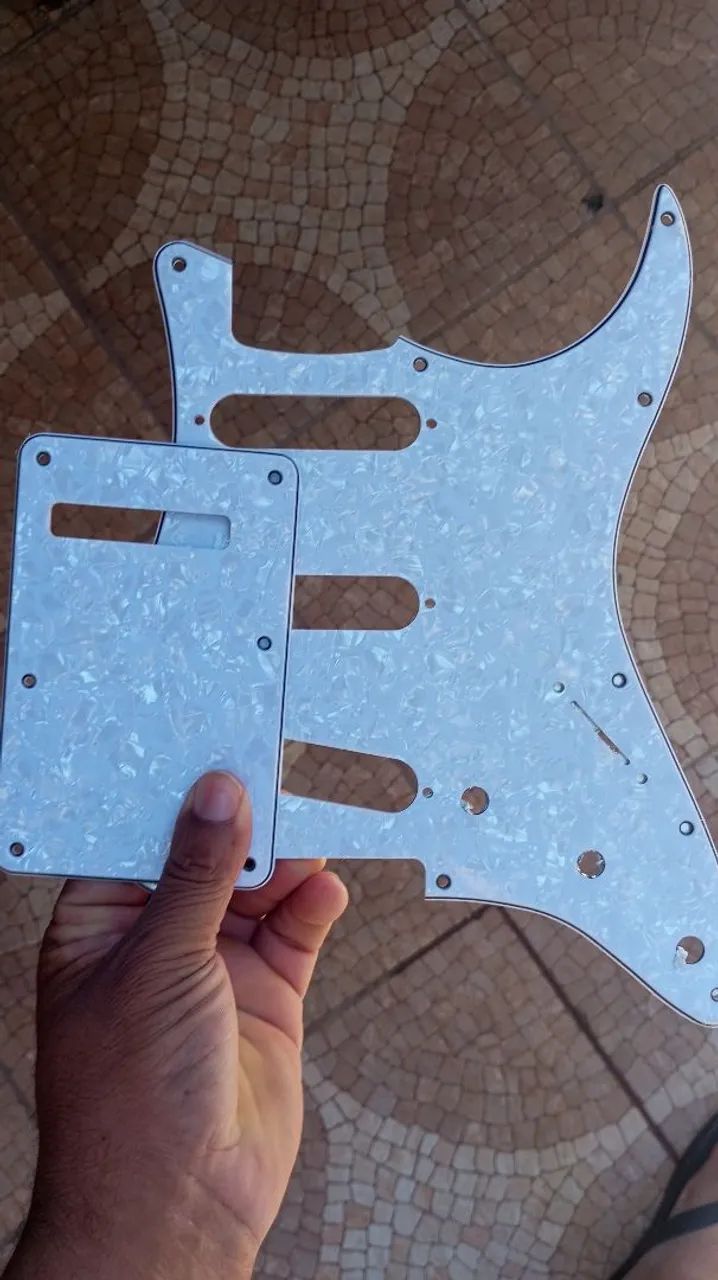 Escudo de guitarra Branco perolado