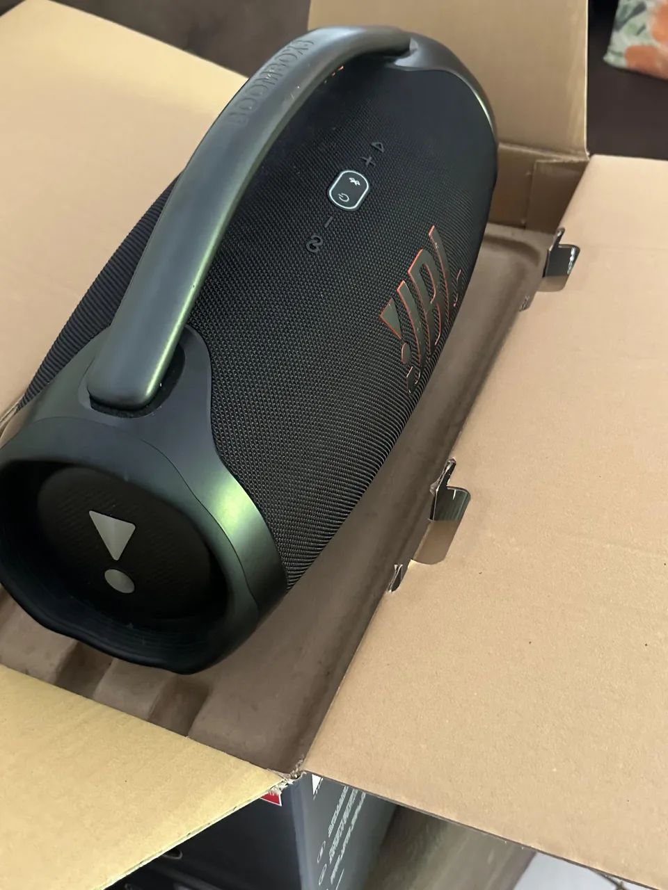 Jbl boombox três 