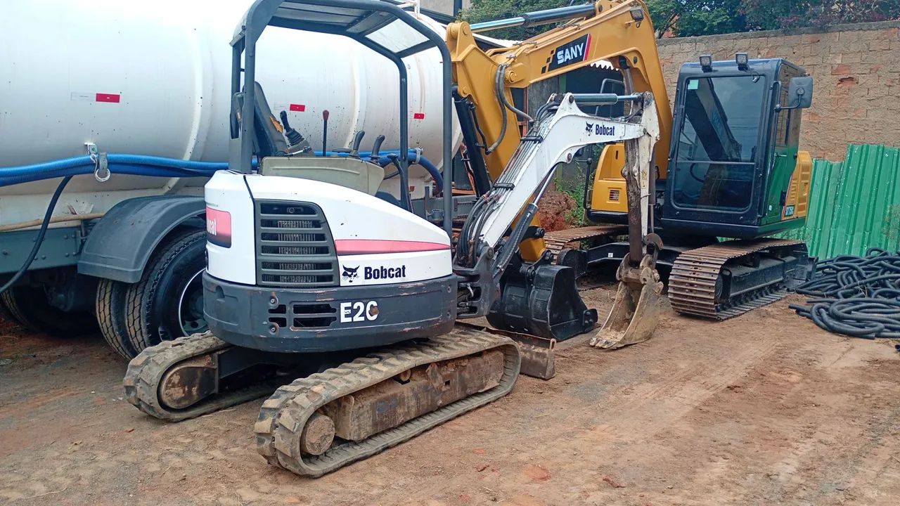 Mini escavadeira Bobcat E26 2013