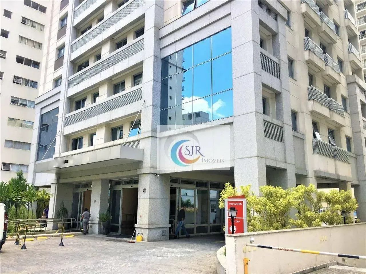 Sala comercial de 322 m², 8 vagas de garagem, piso elevado, forro modular, 8 banheiros, ar - Foto 2