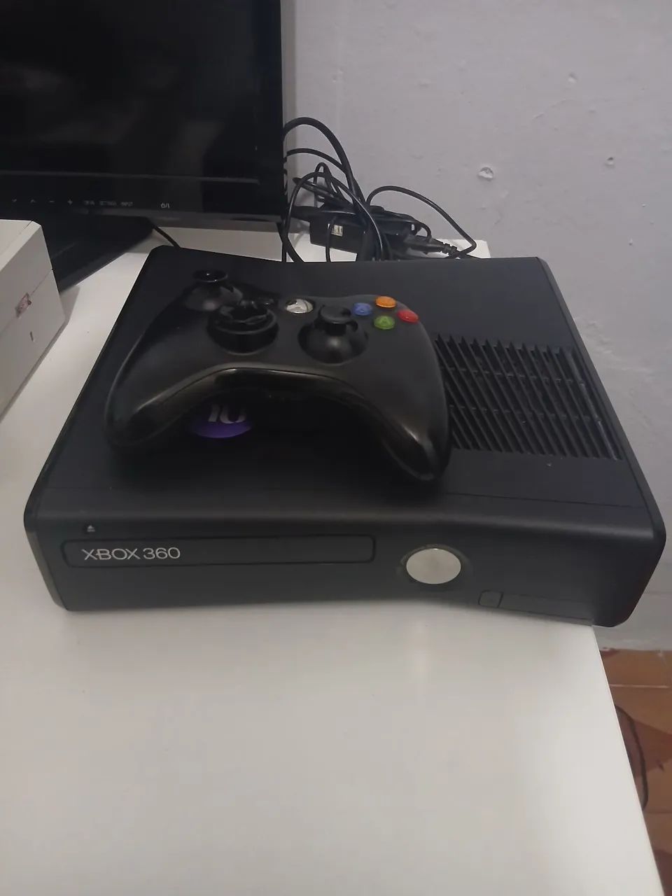 Xbox 360 original bloqueado com 1 controle