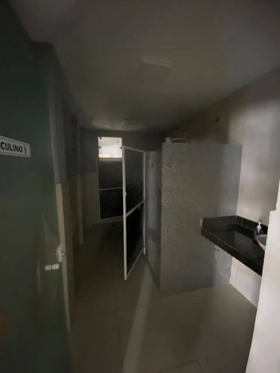 Salão com vestiário e piscina  - Foto 4