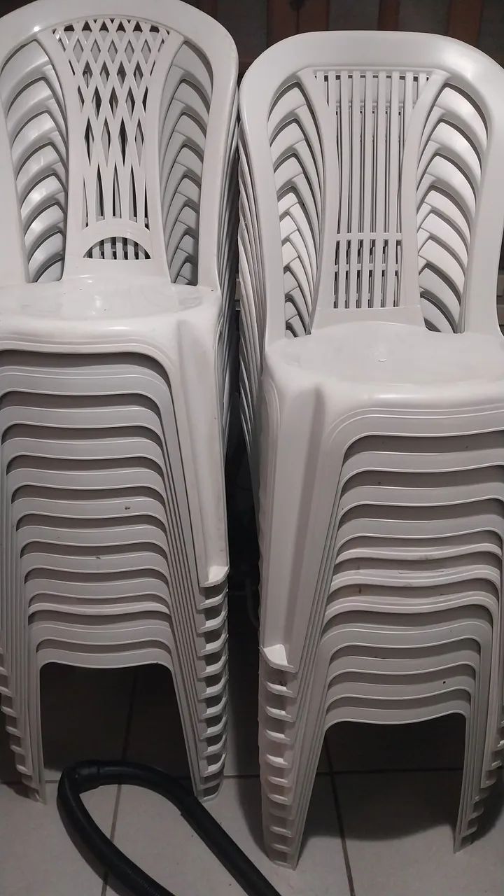 Cadeiras de Plástico 
