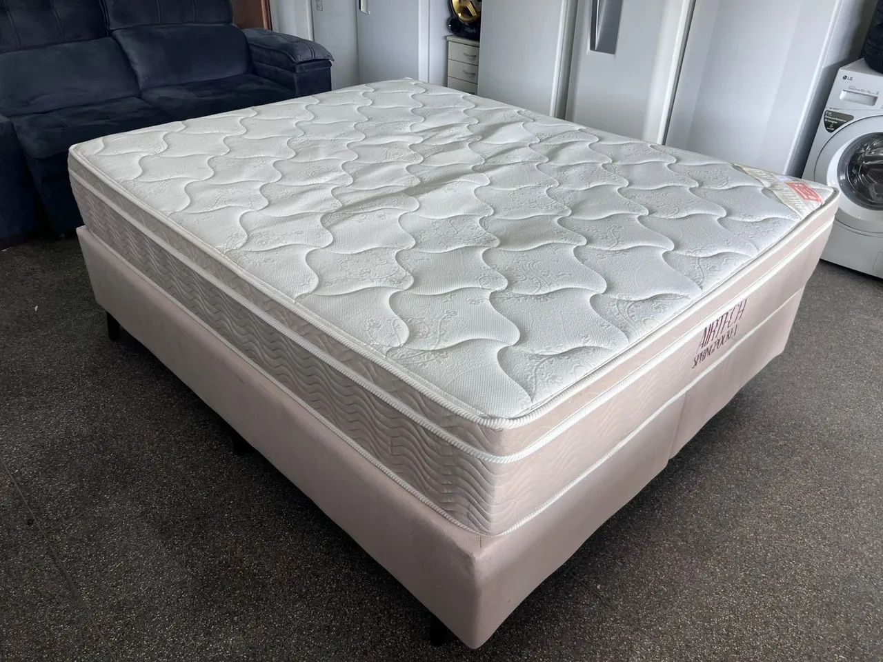 Cama box Queen size Colchão Ortobom molas ensacandas  - Foto 3