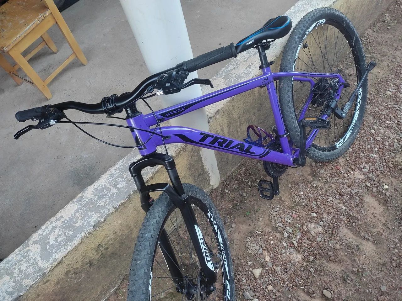 Bicicleta roxa da trial aro 29 