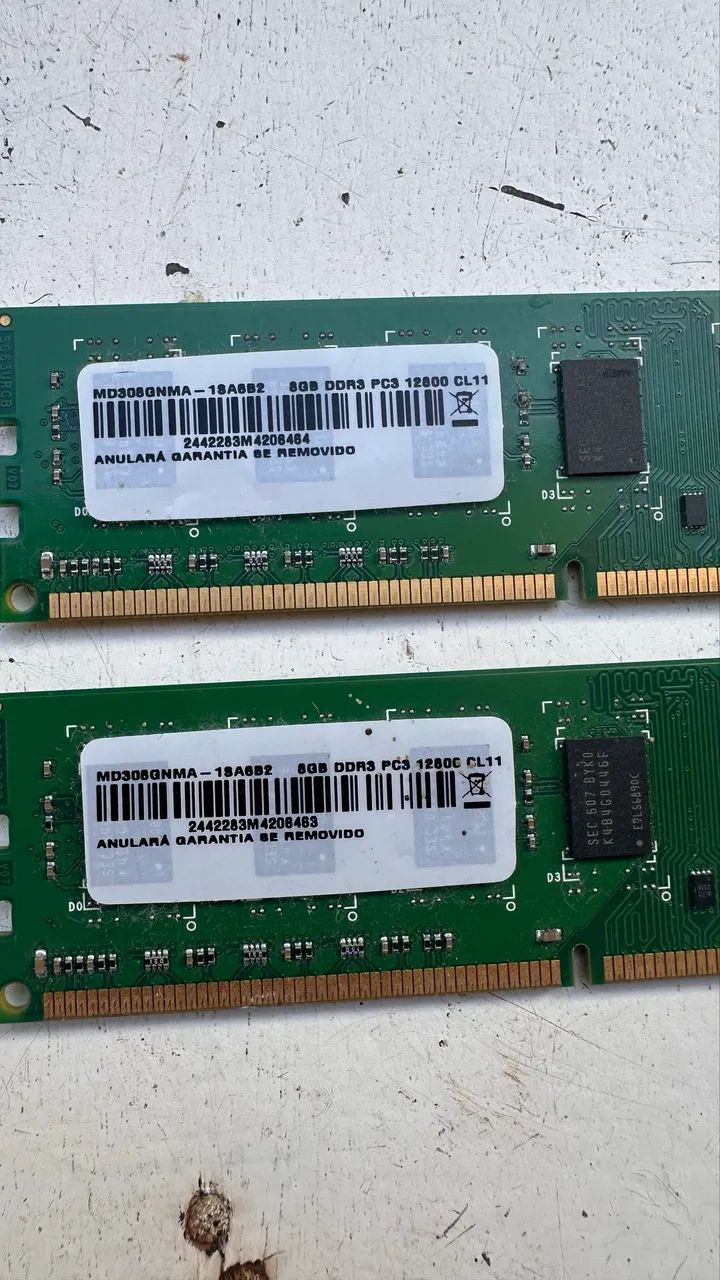 Vendo duas memória ram 8gb cada